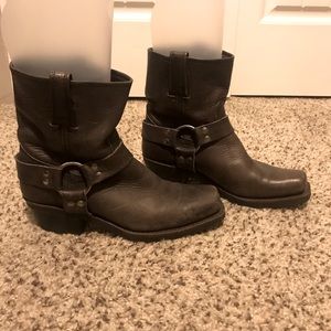 Frye 8R Harness Women’s Size 9